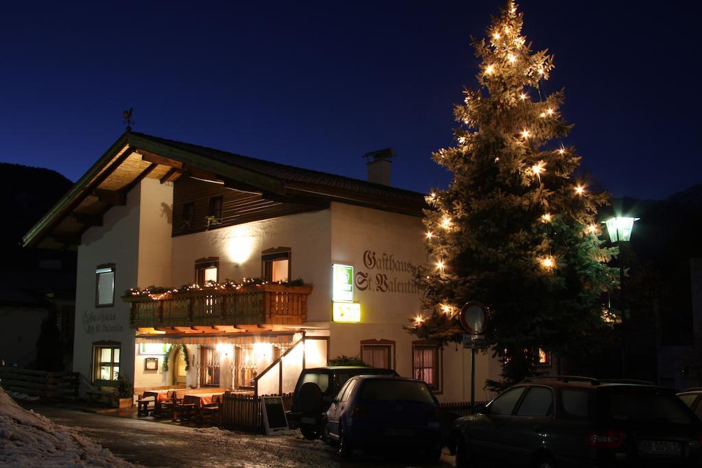 Gasthaus St. Valentin Chiusa Exterior foto