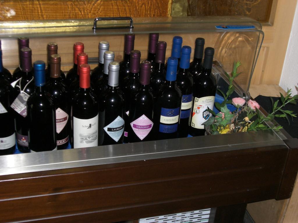 Gasthaus St. Valentin Chiusa Exterior foto